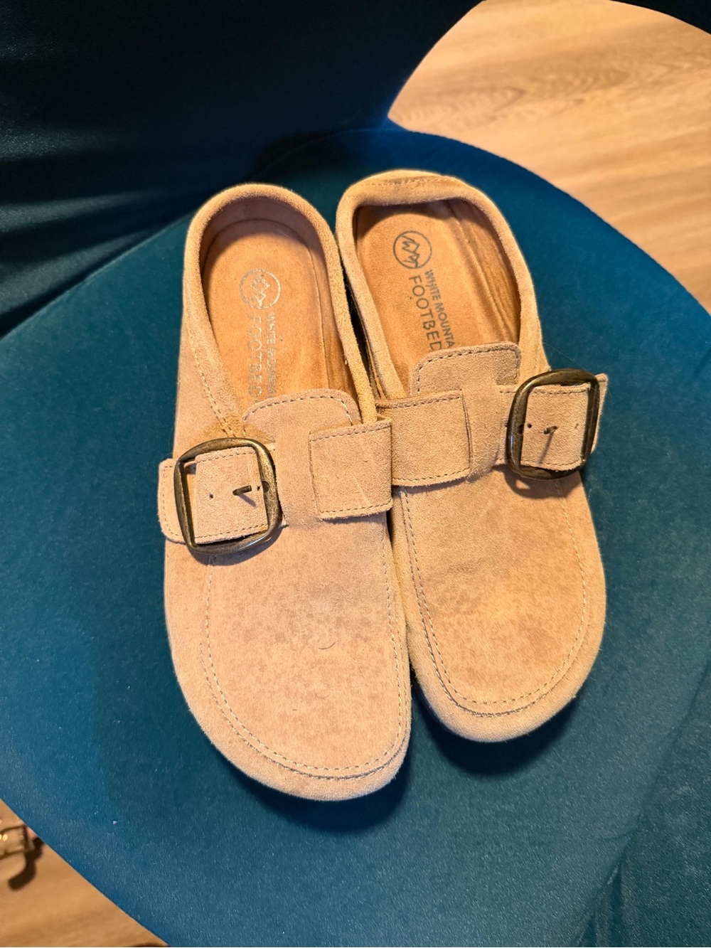 White Mountain Women's Suede Buckle Moccasins in Light Tan